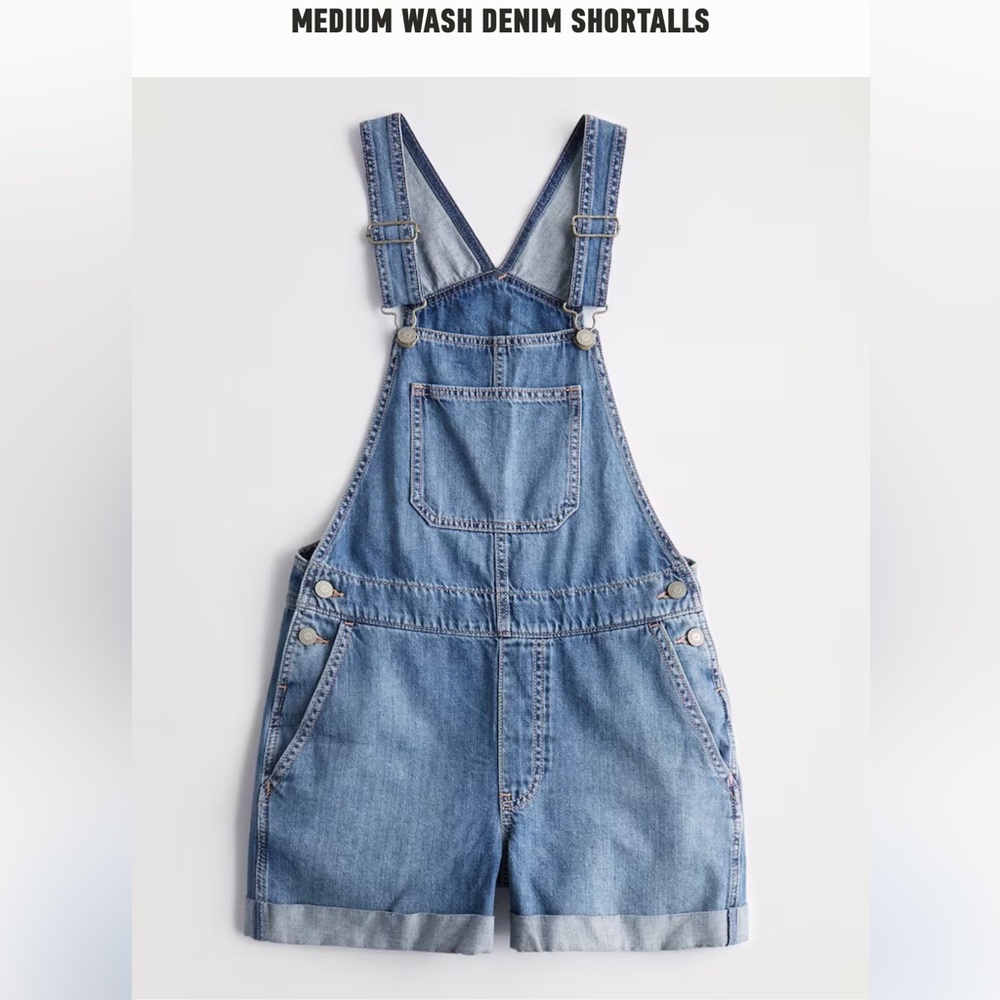 Hollister overalls -shortalls medium wash
